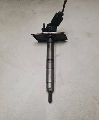 Volkswagen Golf VI Fuel injector 03L130277 0445116030