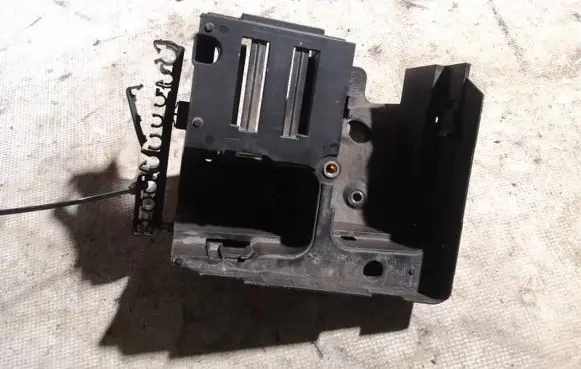 Volkswagen Golf V Other exterior part 1k0907361