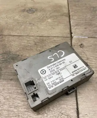 Mercedes-Benz CLS C219 Gateway control module A2115408445 A2114420027 A2115408245