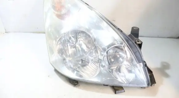 Toyota Corolla Verso E121 Headlight/headlamp