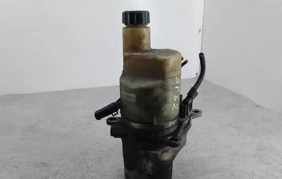Volvo V50 Power steering pump 5N513K514AD