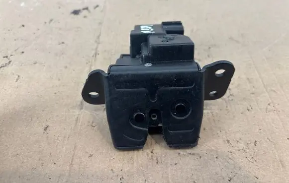 Volkswagen Polo V 6R Tailgate/trunk/boot lock/catch/latch 