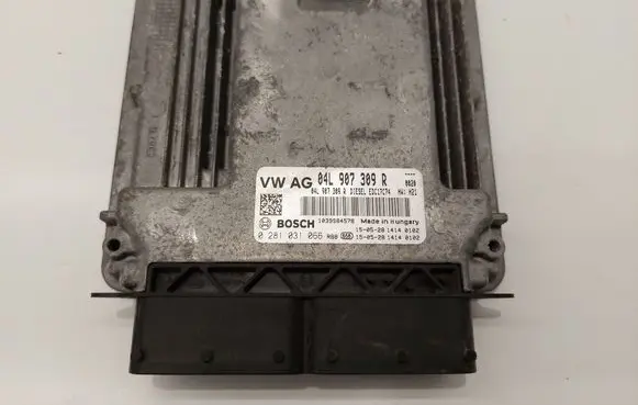 Volkswagen PASSAT B8 Engine control unit/module 04L907309R