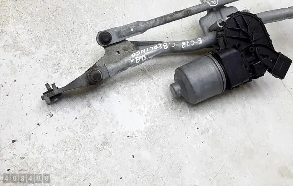 Front wiper linkage