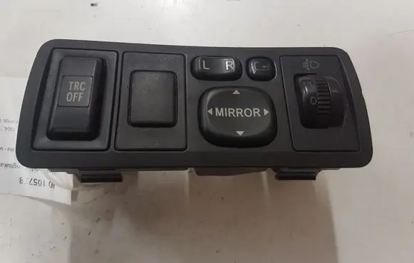 Toyota Avensis T250 Wing mirror switch 183575 777667