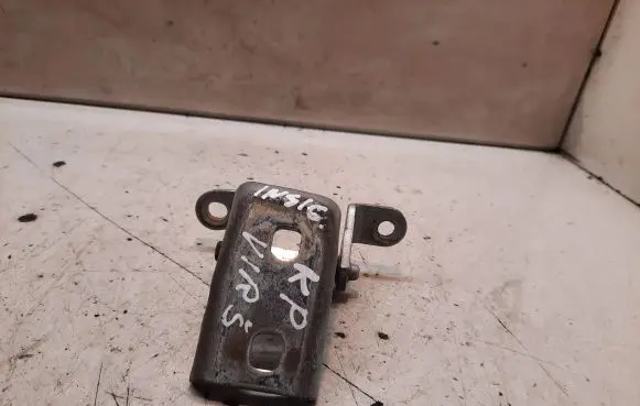 Opel Insignia A Front door upper hinge A046574