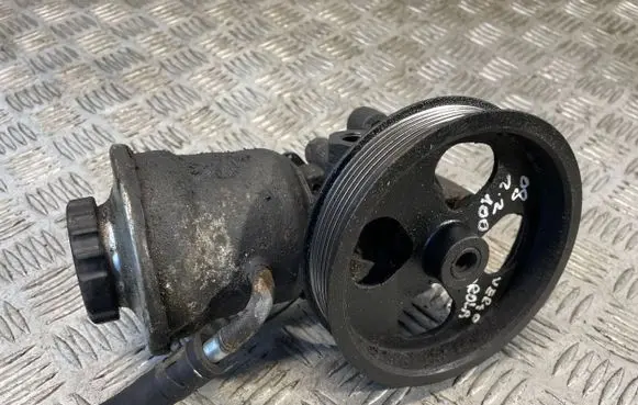 Toyota Corolla Verso AR10 Power steering pump