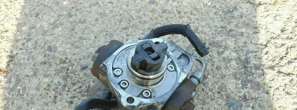 Toyota Avensis T250 Fuel injection high pressure pump 221000R010