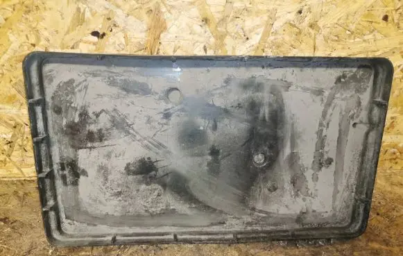 Battery tray
