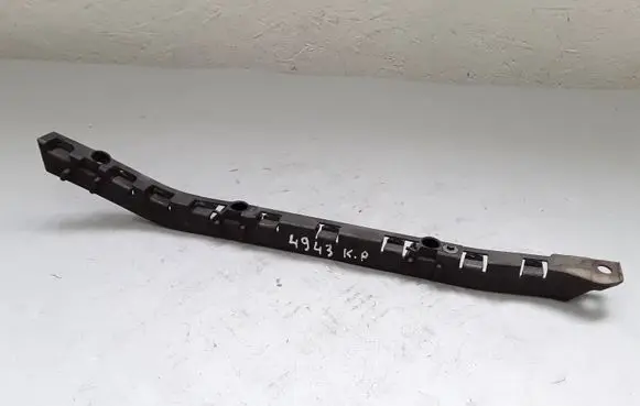 Mercedes-Benz C W204 Front bumper mounting bracket A2048800330