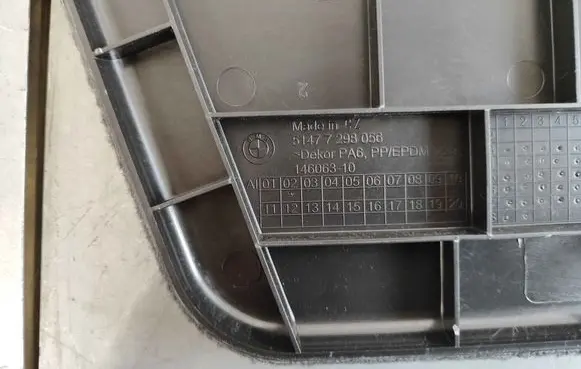 BMW 3 GT F34 Battery box tray cover/lid 51477325510 7325510
