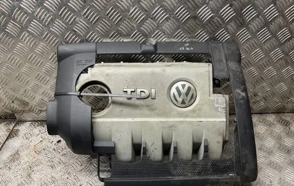 Volkswagen Touran I Engine cover (trim) 03G103967N 03G103967P 03G103967C