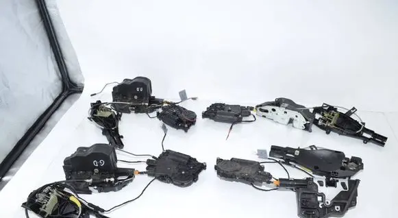 BMW X5 E70 Front door soft close latching motor 7167587 51227167587 7315023