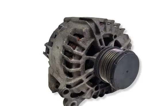 Volkswagen Golf V Generator/alternator 03L903023A 310021242