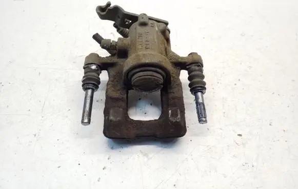 Volkswagen Jetta VI Rear brake caliper