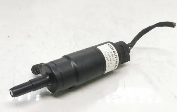 BMW 5 E60 E61 Headlight washer pump 8377430 132640