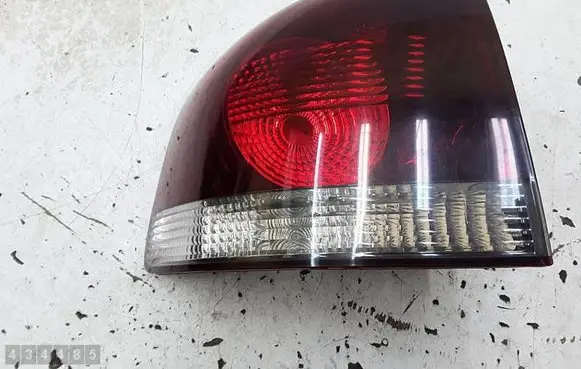 Volkswagen Touareg I Rear/tail lights 28259002