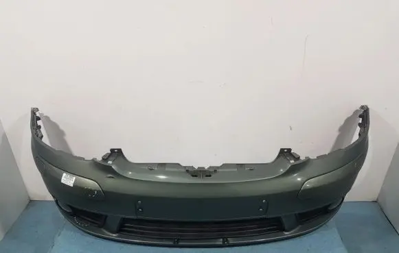 Volkswagen Golf IV Front bumper LA6Q
