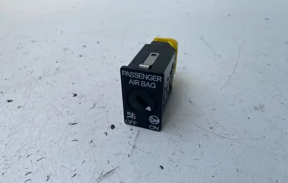 Passenger airbag on/off switch