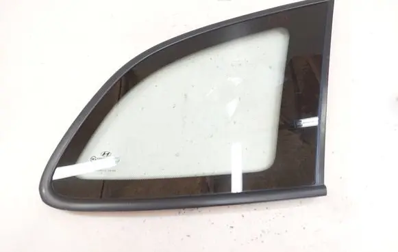 Hyundai Santa Fe Rear side window DOT748AS2M32 43R000381 878202B000