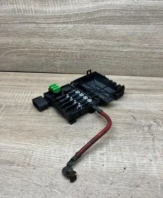 Volkswagen Golf IV Fuse module 1J0937550