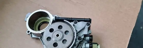 Audi A4 S4 B8 8K Oil pump V03826544MT13 V03826544M