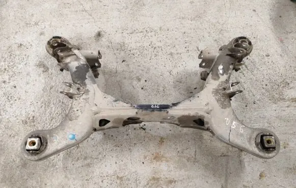 Mercedes-Benz CLS C219 Rear axle beam 