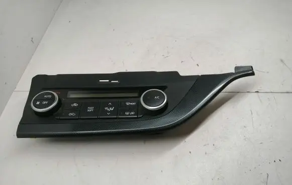 Toyota Auris E180 Climate control unit 75F542