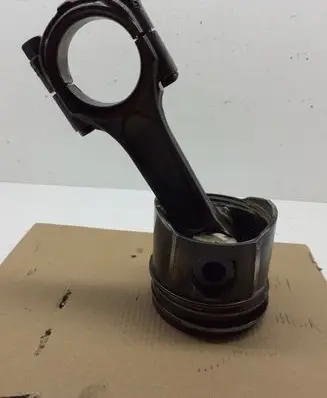 Peugeot 307 Piston with connecting rod