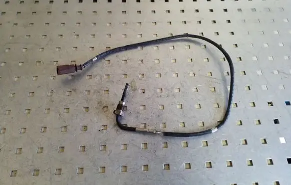 Volkswagen PASSAT CC Exhaust gas temperature sensor 03L906088AJ