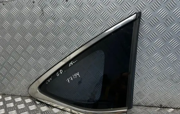 Honda CR-V Rear side window