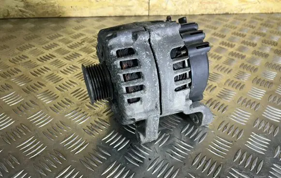 BMW 5 F10 F11 Generator/alternator 7807187 2543517B FG23S011