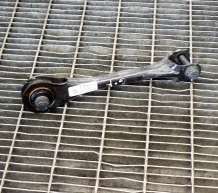 Tesla Model 3 Rear upper control arm/wishbone 104442700C