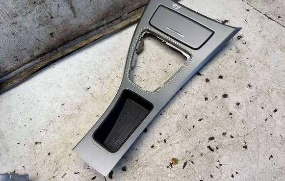 BMW 3 E90 E91 Gear shifter surround trim plastic 7118034