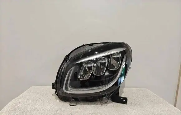 Smart ForFour II W453 Headlight/headlamp A4539069701 L90156924 260607083R