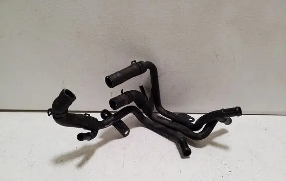 Volkswagen PASSAT B8 Engine coolant pipe/hose 04L121064AF 04L121101A 04L121051A