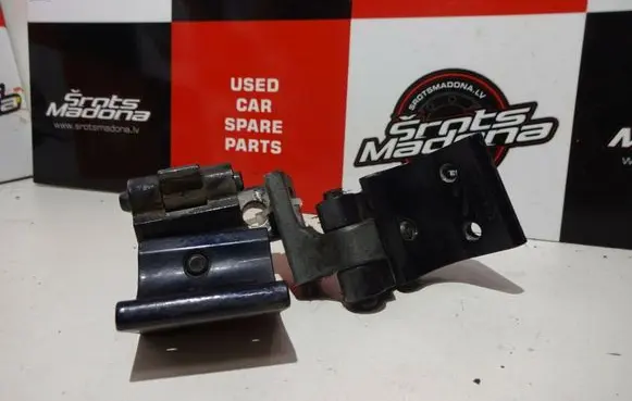 Audi A2 Rear door lower hinge 8Z0833402A