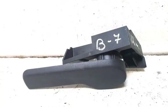 Volkswagen PASSAT B7 Engine bonnet (hood) release handle 1K1623633