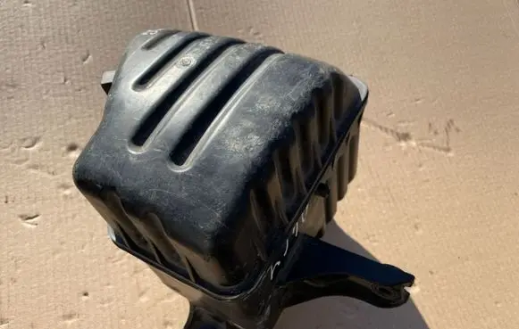 Air filter box