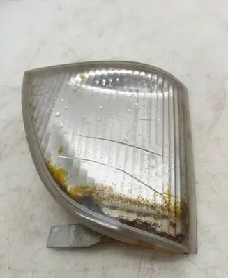 Mercedes-Benz Vario Front reflector 6708260140 148516