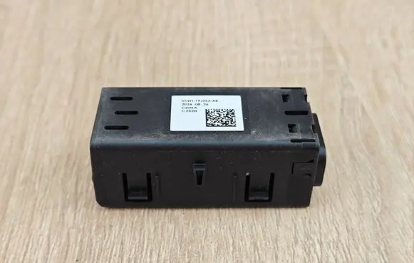 Volkswagen Amarok II USB socket connector N1WT19J252AB
