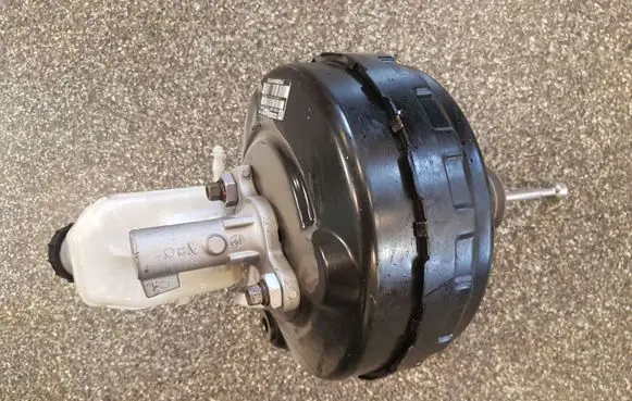 Opel Astra J Brake booster 13338058