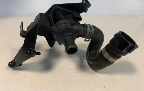 Audi Q7 4M Electric auxiliary coolant/water pump 06H121601P 4M0819342Q 4M0819147E