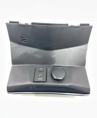 Nissan X-Trail T32 Panel trim 681044CC0A 681T14CC0A