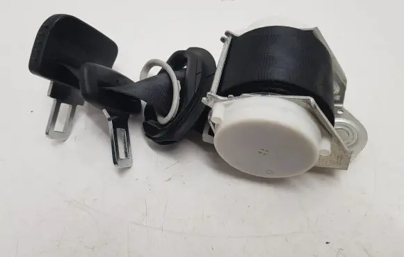 Volkswagen Touran I Third row seat belt 33058836B 1T0857812C