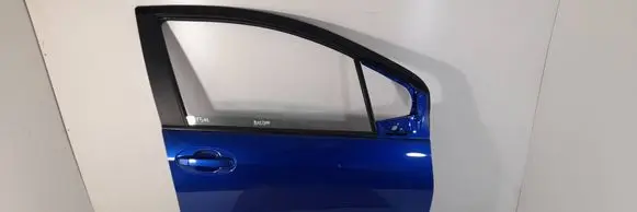 Toyota Yaris Front door 00099988