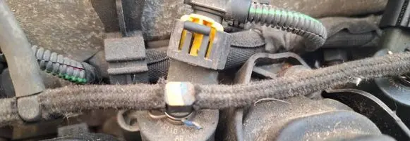 Opel Zafira B Fuel injector 0445110165