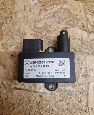 Mercedes-Benz B W245 Glow plug pre-heat relay A6409004200 06102010 51299032A