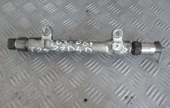 Toyota Avensis T250 Fuel main line pipe