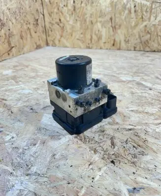 Mercedes-Benz C W204 ABS Pump A1729014100 10092623673 28526418183